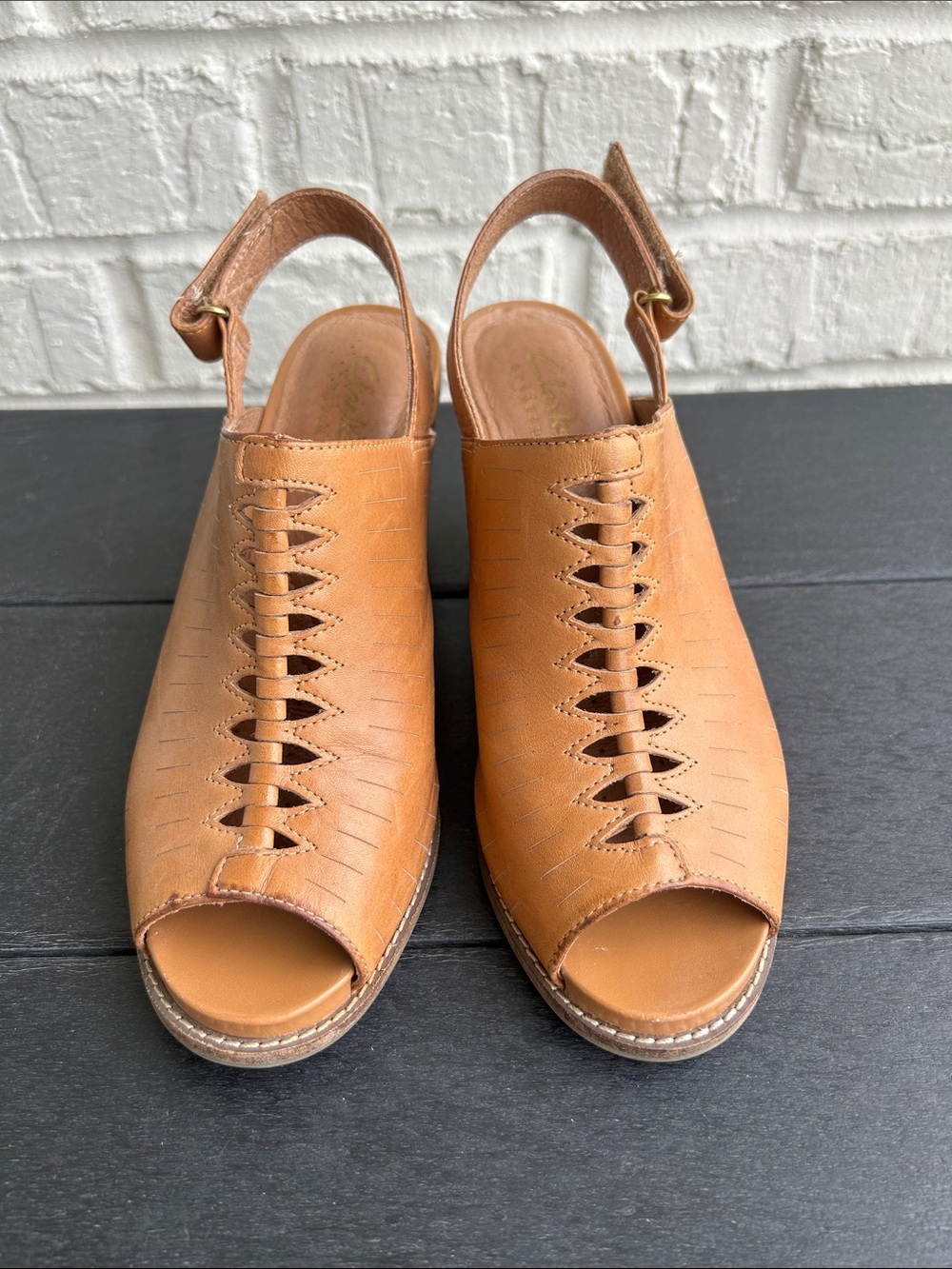 Clarks Women's Tan Leather Woven Peep-Toe Slingback Sandals